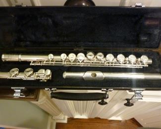 Yamaha 225S11 Flute in hard case