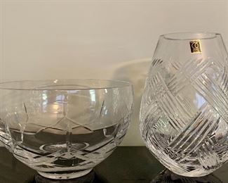 Item 21:  Crystal bowl and Crystal Oneida Vase: $38            Vase - 4.5" x 10.5"
