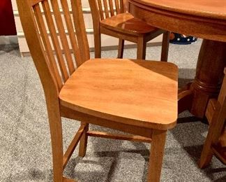 detail - sturdy chairs!