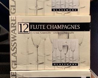 Item 186:  Flute champagne glasses, 36: $16