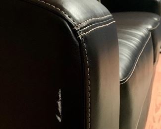 detail - bit of a scuff here - have a black magic marker?