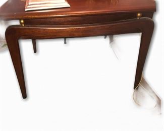 Side view of Lane perception end table