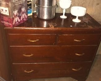 Chest of drawers