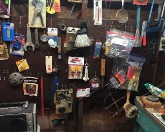 Tools and hardware accessories