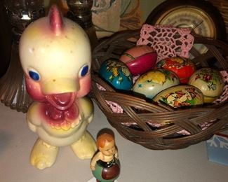 Boyer eggs, ceramic 40’s bank