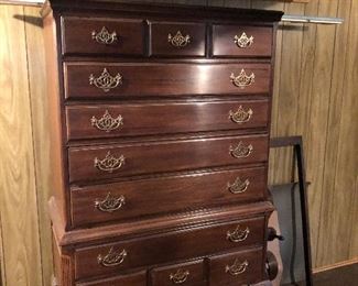 Highboy dresser - mahogany - great condition