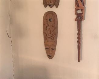 Living room 
Wooden masks, giraffe cane, local books