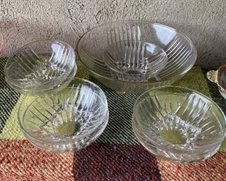 Serving bowl set $38