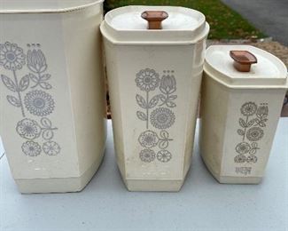 Retro canister set $25