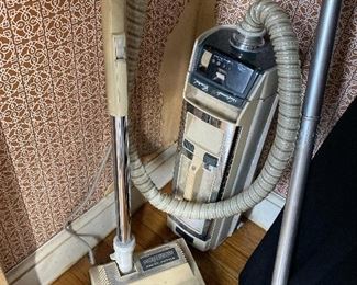 Omniflo Canister Vacuum  $100
