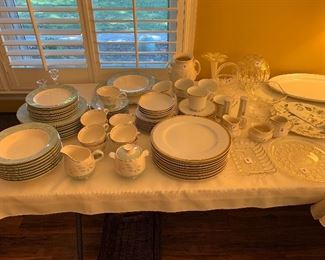 #23	Cavalier Eggshell Homer Laughlin USA service for 8 plus serving pieces. 44 piece set	 $75.00 
#24	Sheffield Regency Gold porcelain fine china made in Japan. 36 piece set.	 $35.00 
