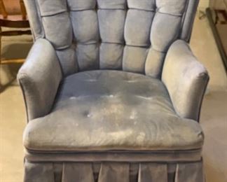 Vintage Blue Accent Chair	30x27x26	HxWxD
