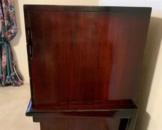 Vintage 1950s MCM Mahogany Tall Dresser 44.5x42x22.5in HxWxD