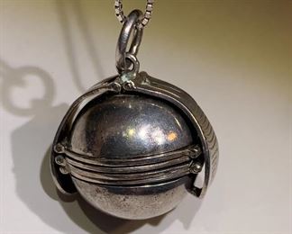 Sterling Silver globe 6 photo locket and 30 inch box chain necklace		
