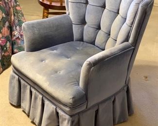 Vintage Blue Accent Chair	30x27x26	HxWxD