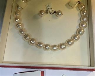 Majorica 13mm pearl necklace and earring set.	