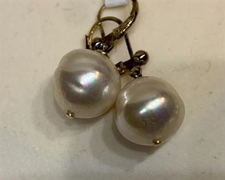Majorica 13mm pearl necklace and earring set.	