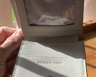 MICHAEL KORS Jet Set Travel Saffiano Leather Carryall Card Case	3.75x4.5x1.25
