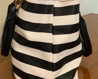 	Betsey Johnson Handbag Pebbled Leather Black/White Purse	8x10x5in