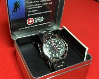Wenger Swiss Military Watch Battalion Diver 79176	1.75in W with crown	
