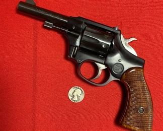 High Standard Sentinel Deluxe R-107 22 Revolver		