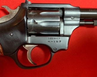 High Standard Sentinel Deluxe R-107 22 Revolver		