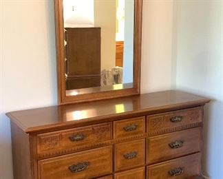 Sumter Cabinet Co Vintage 6-Drawer Dresser w/ Mirror	32x62x19in	HxWxD
