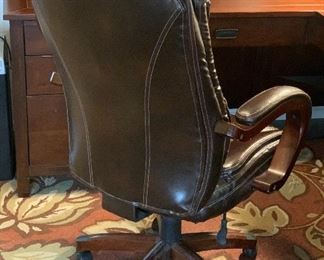 Lane Big & Tall Office Chair Bonded Leather 43288	45x28x26in	HxWxD
