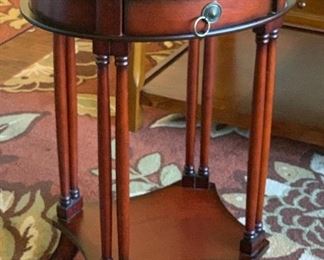 1pc Accent Table	28x21x16in	HxWxD
