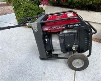Honda em inverter 7000is Generator	21x30x33	HxWxD
