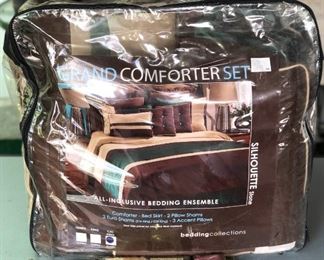 PHT003 Silhouette Stone Grand Comforter Set and Shower Curtain 
