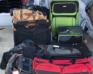 PHT024 Twelve Piece Luggage Set