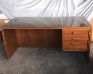 PHT027 Large Wooden Desk