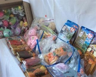 PHT224 Collectible Plush Dolls & Ornaments