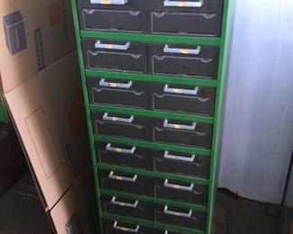 PHT226 Huge Tool Assortment in Green Cabinet