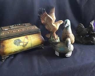 PHT330 Jim Beam Collectible Decanter & Figurines