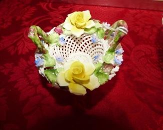 Miniature lattice & applied flower basket
