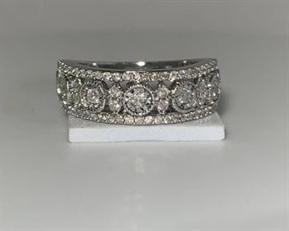 10k WC Diamond Circle Band