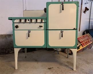 Vintage Gas Stove - see next photo for cabinets