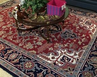 Beautiful rug, vintage coffee table