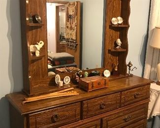 Seven drawer dresser with mirror, Knick knacks