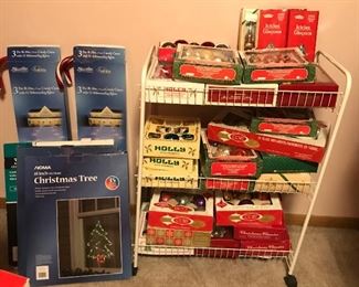 Christmas ornaments & decorations 