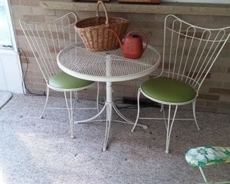 Retro 3 Piece Bistro Set