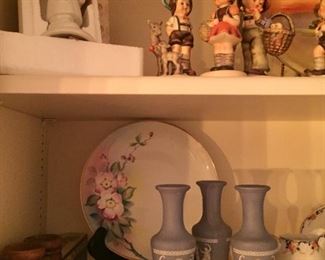 Assorted Vintage Collectables.