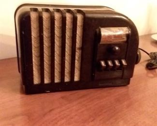 Antique Bakelite Radio - Works