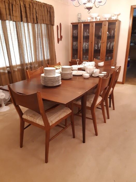 Dining room furniture is Broyhill SAGA