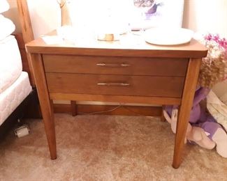 Broyhill SAGA  nightstand 