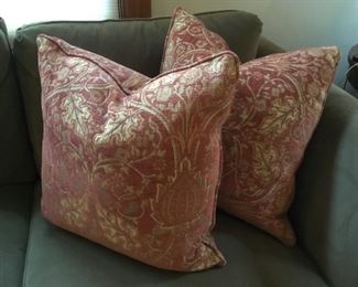 Pair of Throw Pillows 