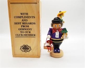 PUPPET PLAYER MINI NUTCRACKER