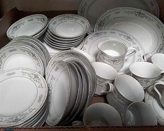 https://connect.invaluable.com/randr/auction-lot/diane-fine-porcelain-china-fine-dish-set_12D4BFE95A